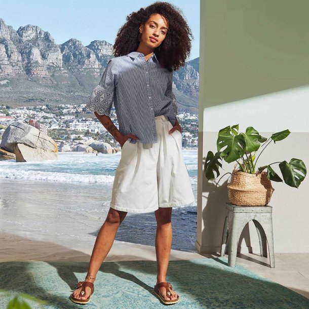 Birkenstock Gizeh Big Buckle Sandal - Cognac