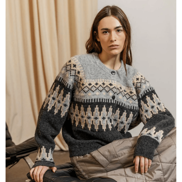 Project AJ117 Strik - Camma - Charcoal