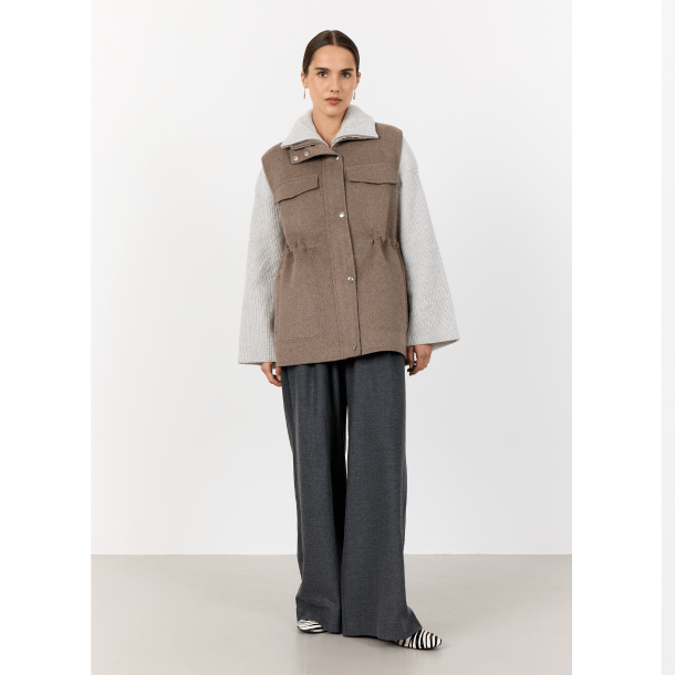 Leveté Room Vest - LR-Owa 30 - Cinder Melange